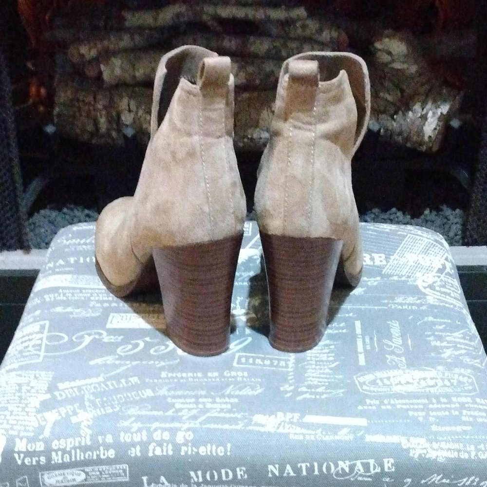Women Charlotte Russe  Boots - Picture 4 of 5